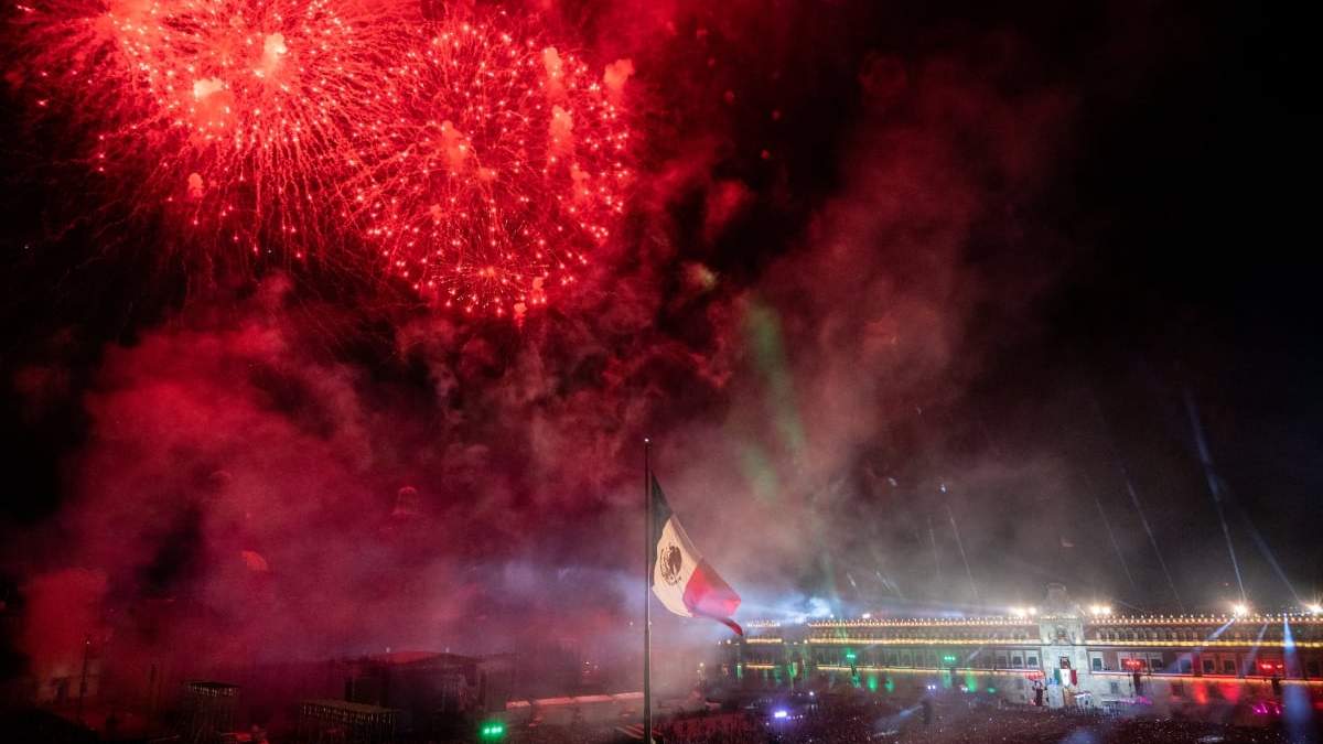 Fuegos artificiales la noche del 15 de Septiembre de 2022