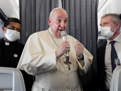 El papa Francisco rechazó cambiar "Feliz Navidad" por "Felices Fiestas", como pretendía la UE