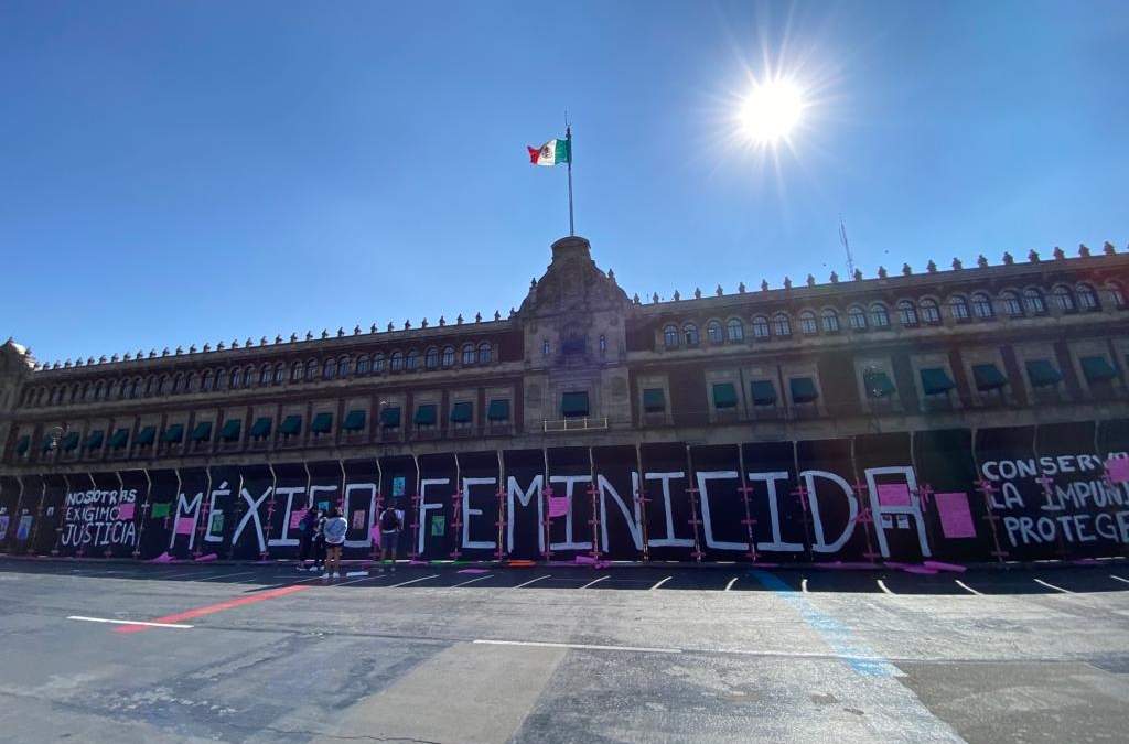 Las vallas en Palacio Nacional