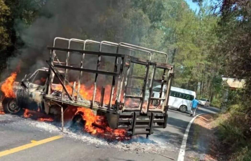 Bloqueo en carretera de Charapan