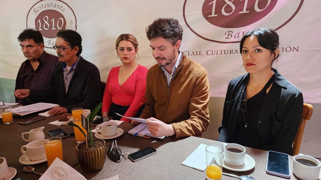 Conferencia de prensa. Sin respuesta. Foto Cortesía de la agrupación