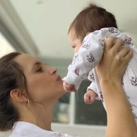Cambio de look: Mía, la hija de Sabrina Garciarena, se prepara para el verano con este nuevo estilo