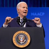 Biden insinúa que partidarios de Trump son "basura"