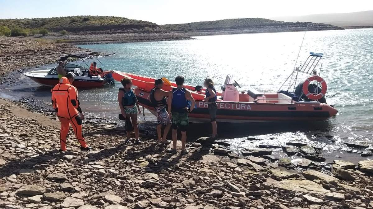 Rescate de Prefectura Naval Argentina. Fuente: (Twitter)
