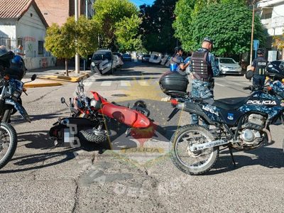 Impactante operativo mixto en pleno centro para detener al ladrón de una moto