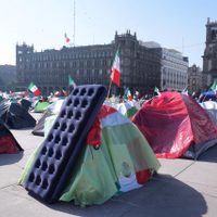 Que Frena nos deje libre el zócalo una vez al mes para usarlo, pide AMLO