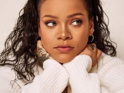¡Ay, Dios! Rihanna mostró su atrevido tatuaje en las redes