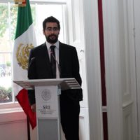 Astrofísico mexicano recibe el Premio Carlos Fuentes en Reino Unido