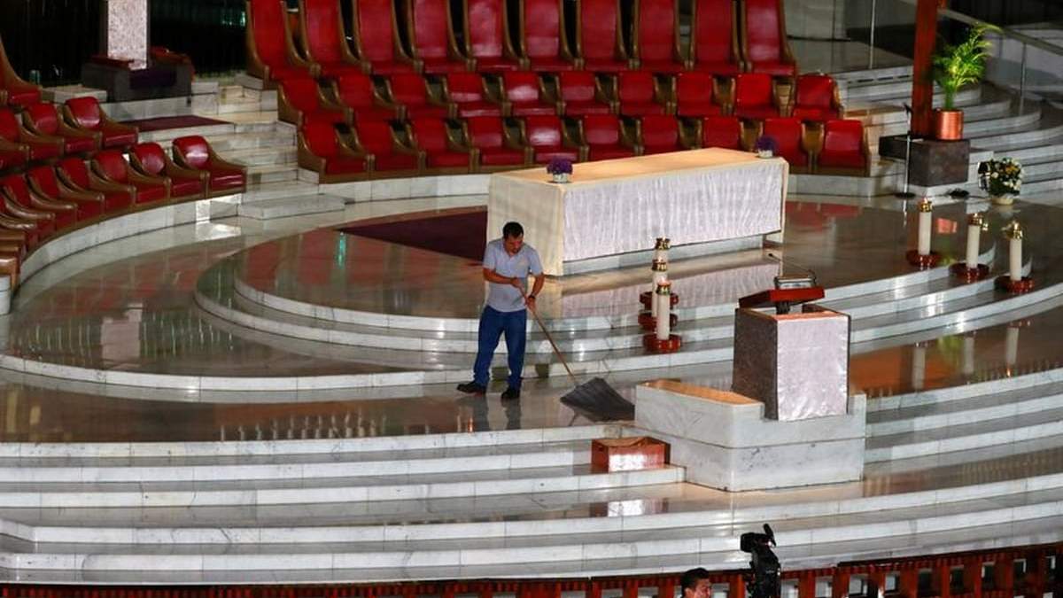 Las iglesias se preparan para la reapertura. Fuente: (Twitter)