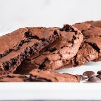 Galletas brownie súper humedas y con solo 3 ingredientes: perfectas para una tarde fría y matera