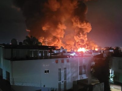 Explota pipa con combustóleo en el Periférico Ecológico de Puebla (Video)