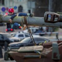 Drones ucranianos atacan refinería y fábrica de drones en Rusia