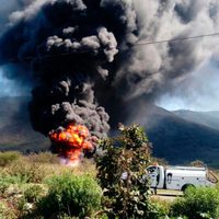 Explosión por 'ordeña” de ducto en Veracruz deja dos heridos (Video)
