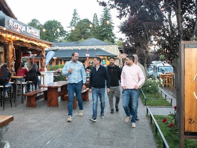 Con el aporte de Marcos Koopmann, San Martín de los Andes se prepara para la Navidad Cordillerana