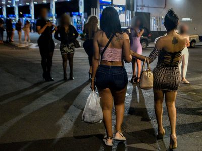 Liberan a ocho víctimas de trata colombianas en Mérida y detienen a dos presuntos implicados