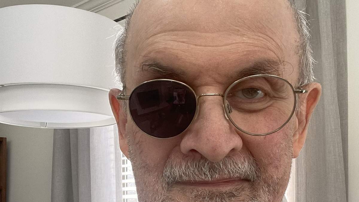 Rushdie. Pluma universal