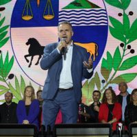 La Cancillería saludó a Yamandú Orsi por su triunfo en las elecciones de Uruguay