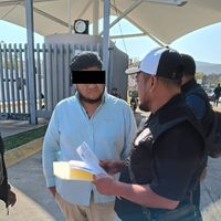 Detienen a líder transportista de Oaxaca por presunto cobro de piso