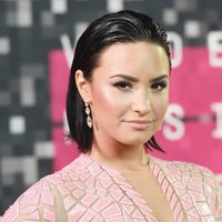 ¡Sin temor a nada! Demi Lovato reveló sus fotos más románticas junto a Max Ehrich
