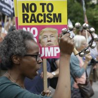 Trump inicia visita oficial a Londres en medio de protestas