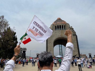 "¡Terminas y Te Vas!": Marchan en CDMX en contra de la consulta de revocación de mandato