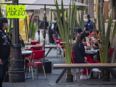 OCDE mejora previsión de crecimiento de México para 2022