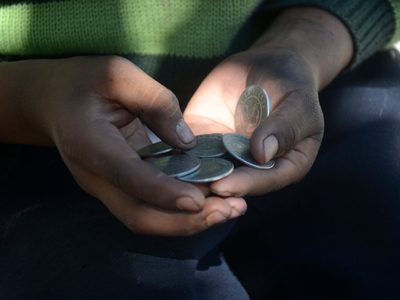 Indignante prohibición de un shopping de Neuquén contra dos niños por tildarlos de "trapitos"