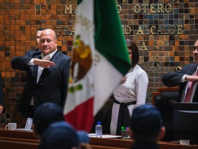 Diputados reclaman al gobernador Alfaro durante su cuarto informe: ha tenido "pocos resultados"