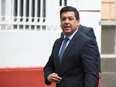 Cabeza de Vaca acusa que su hijo fue interceptado por hombres armados; Vocería lo desmiente