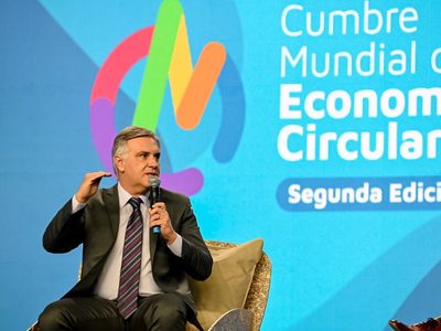 Llaryora, sobre la economía circular: “Ir para atrás o seguir en el mismo camino no es una opción”
