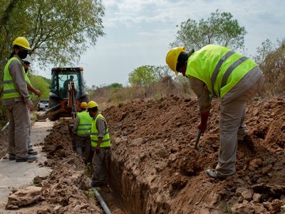 Los vecinos de General Roca siguen sin agua y no hay certezas sobre el horario de restitución