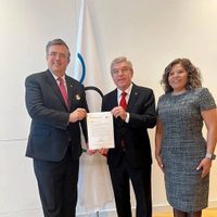 Ebrard entregó la carta de intención para que México sea sede de los Juegos Olímpicos en 2036 o 2040