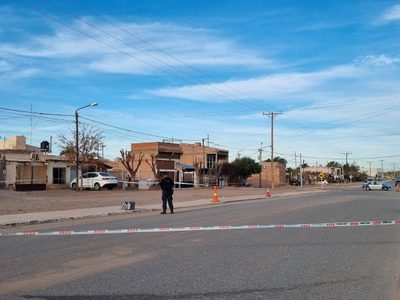 Un hombre fue atacado y asesinado mientras caminaba por una calle en Rincón de los Sauces