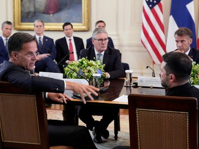 Rusia celebra "bofetada" de Trump a Zelenski y sus socios con el mapa de Ucrania con zonas ocupadas