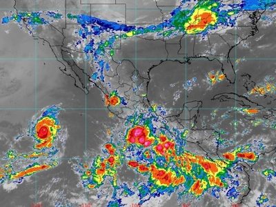 SMN prevé lluvias fuertes e intensas en 16 estados para este lunes