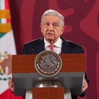 AMLO desprecia marcha en favor del INE y pide a sus simpatizantes no confrontar a manifestantes