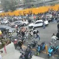 Lanzan petardos contra el CCH Naucalpan; suspenden clases (Video)