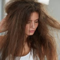 El truco para dejar tu pelo lacio y sin frizz, sin gastar en peluquería ni en keratinas costosas