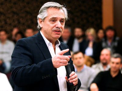Alberto Fernández celebró la fusión entre la Feria del Libro y la TV Pública