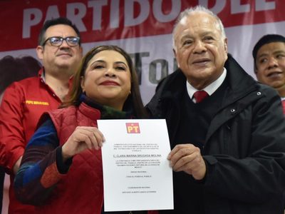 Clara Brugada rinde protesta como precandidata única del PT a la Jefatura de Gobierno de la CDMX