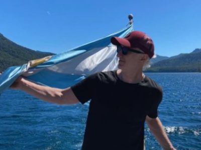Wos y Andy Kusnetzoff se suman a los famosos que elijen a la cordillera para vacacionar
