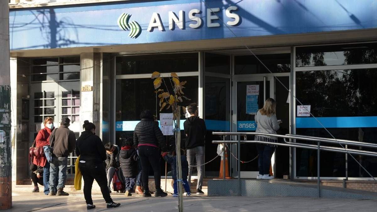 ANSES otorga varias ayudas en agosto. Fuente: (Twitter)
