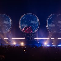 Entre retrasos, nostalgia y un holograma Cerati se despide Soda Stereo de CDMX (Videos)