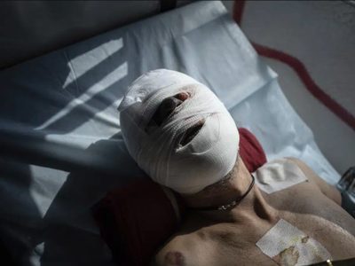 "En el infierno": soldados heridos son evacuados en Ucrania