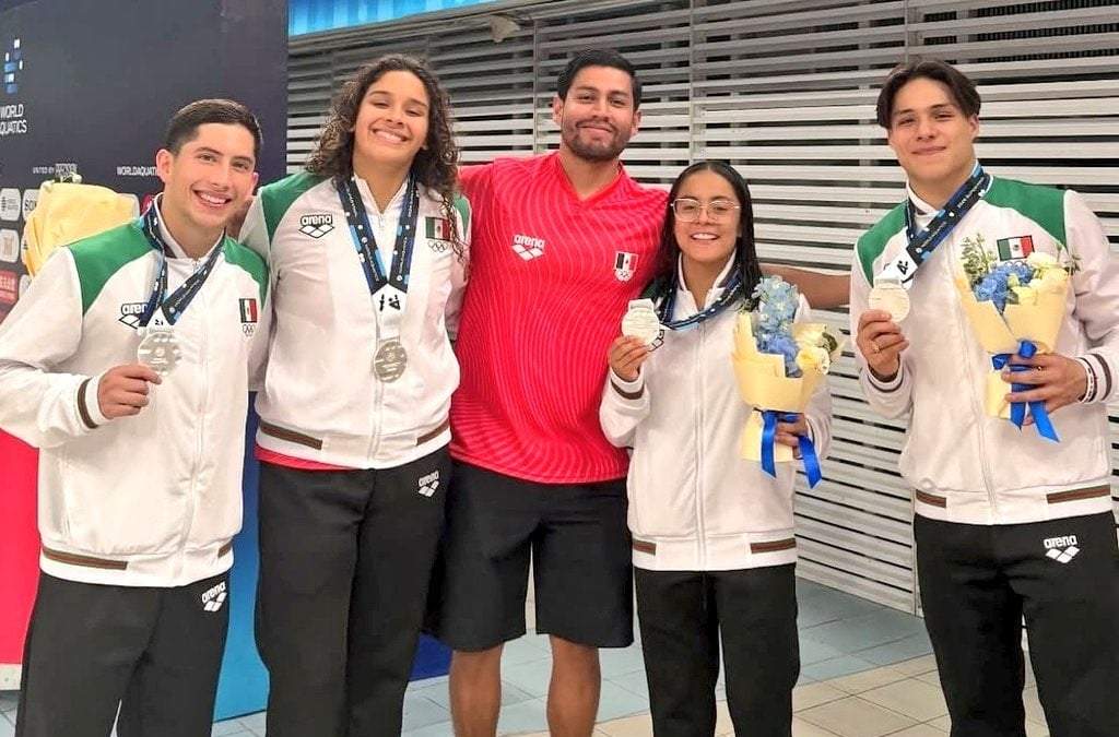 Aranza Vázquez, Osmar Olvera, Ale Estudillo y Randal Willars suben al podio en la prueba mixta por equipos