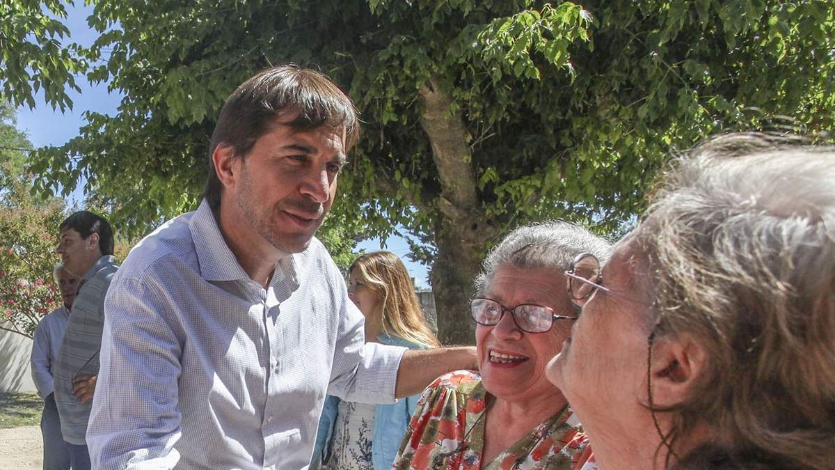Javier Faroni, de productor teatral, a salir por la puerta de atrás de Aerolíneas y recaer en la AFA de Chiqui Tapia