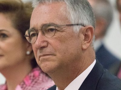 Jueza de NY ordena iniciar el juicio contra TV Azteca por incumplir el pago de bonos