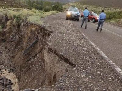 Norte neuquino: se derrumbó la banquina en la Ruta 40