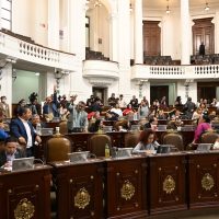 Congreso de la CDMX eleva a rango constitucional las becas para estudiantes