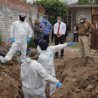 Restos de 32 personas son localizados en fosa clandestina en Irapuato